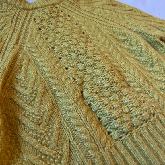 Everlane Alpaca, Merino Wool & Pima Cotton Cable Knit Cardigan - Picture 9 of 9